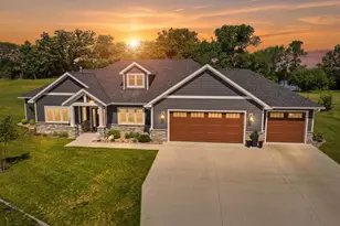 620 Loretta Cir, Spicer, MN 56288 - Photo 1