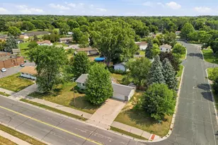 3996 Rahn Rd, Eagan, MN 55122 - Photo 8