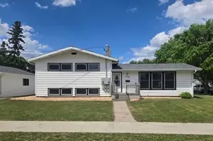 1536 10th Ave N, Moorhead, MN 56560 - Photo 1