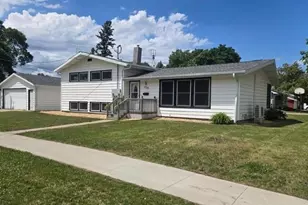 1536 10th Ave N, Moorhead, MN 56560 - Photo 2