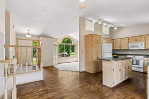 5023 Helena Rd N, Oakdale, MN 55128 - Photo 10