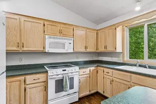 5023 Helena Rd N, Oakdale, MN 55128 - Photo 12