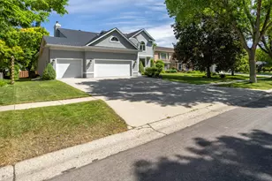 2938 Peterson Parkway N, Fargo, ND 58102 - Photo 2