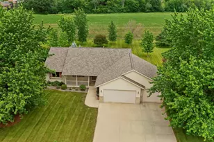 217 Whispering Hills Dr, Saint Charles, MN 55972 - Photo 2