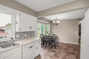 9162 Kirkwood Ln N, Maple Grove, MN 55369 - Photo 8