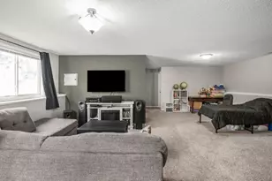 9162 Kirkwood Ln N, Maple Grove, MN 55369 - Photo 14