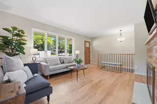 635 Iona Ln, Roseville, MN 55113 - Photo 6