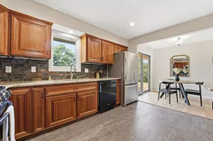 635 Iona Ln, Roseville, MN 55113 - Photo 10