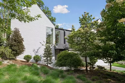 1058 E Circle Drive, Wayzata, MN 55391 - Photo 2