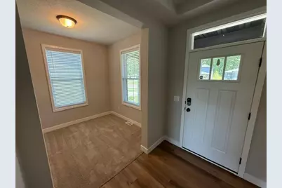 10547 Robinwood Road, Chaska, MN 55318 - Photo 2