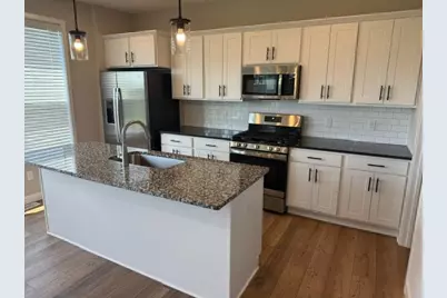 10547 Robinwood Road, Chaska, MN 55318 - Photo 4
