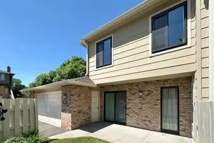 2209 Mayfair Rd, Golden Valley, MN 55427 - Photo 2