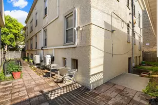 2011 Emerson Ave S, Minneapolis, MN 55405 - Photo 20