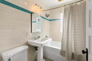 2011 Emerson Ave S, Minneapolis, MN 55405 - Photo 16