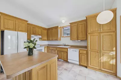 710 Gilfillan Lane, White Bear Township, MN 55127 - Photo 18