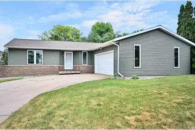217 13th Avenue S, Onalaska, WI 54650 - Photo 2