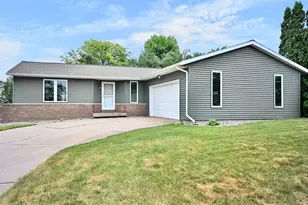 217 13th Ave S, Onalaska, WI 54650 - Photo 2