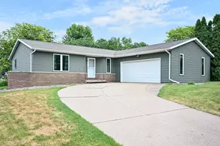 217 13th Ave S, Onalaska, WI 54650 - Photo 1