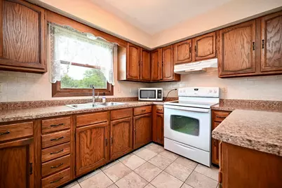 217 13th Avenue S, Onalaska, WI 54650 - Photo 8