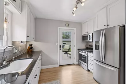 3228 Hampshire Avenue S, Saint Louis Park, MN 55426 - Photo 16