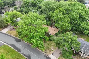 13009 Lakeview Dr, Burnsville, MN 55337 - Photo 60