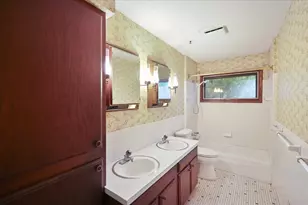 13009 Lakeview Dr, Burnsville, MN 55337 - Photo 14