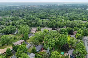 13009 Lakeview Dr, Burnsville, MN 55337 - Photo 58