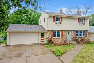 51 Luella Street S, Saint Paul, MN 55119 - Photo 14