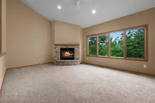 3878 Arlington Dr, Woodbury, MN 55129 - Photo 8