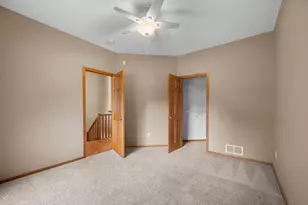3878 Arlington Dr, Woodbury, MN 55129 - Photo 32