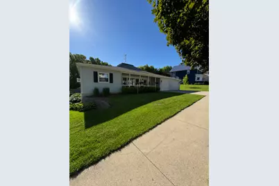 109 S Griffin Street, Lakefield, MN 56150 - Photo 2
