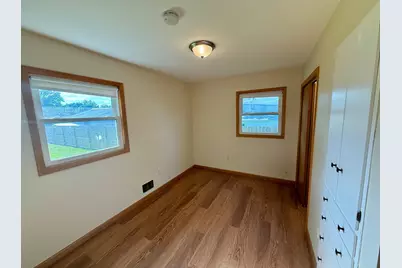 220 S 4th Street, Bird Island, MN 55310 - Photo 8