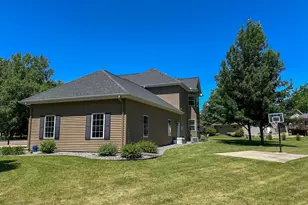 504 Northwood Dr, Redwood Falls, MN 56283 - Photo 12