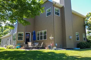 504 Northwood Dr, Redwood Falls, MN 56283 - Photo 10