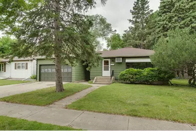 419 16th Street S, Moorhead, MN 56560 - Photo 2