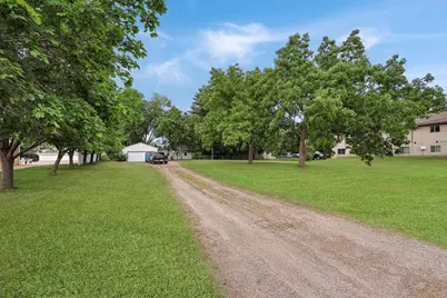 1026 E Division Street, Saint Cloud, MN 56304 - Photo 2