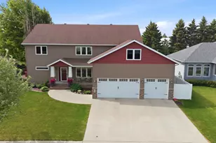 965 18th Ave Cir N, Moorhead, MN 56560 - Photo 1