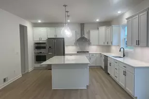 2694 Aspen Dr, Shakopee, MN 55379 - Photo 2