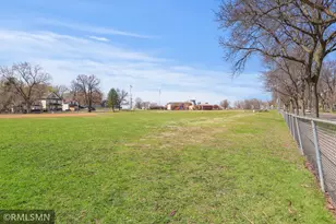 853 Conway St, Saint Paul, MN 55106 - Photo 28