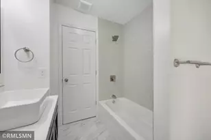 853 Conway St, Saint Paul, MN 55106 - Photo 18