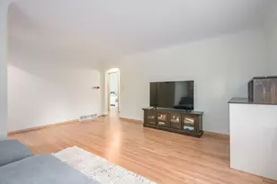 1155 4th St E, Saint Paul, MN 55106 - Photo 6