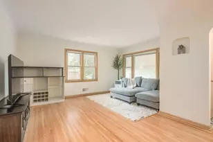 1155 4th St E, Saint Paul, MN 55106 - Photo 4