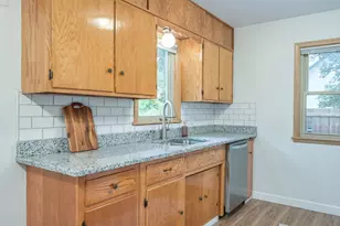 1155 4th St E, Saint Paul, MN 55106 - Photo 8