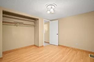 4018 Shamrock Dr NE, Saint Paul, MN 55421 - Photo 42
