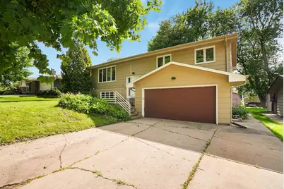 4018 Shamrock Drive NE, Saint Paul, MN 55421 - Photo 2
