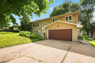 4018 Shamrock Dr NE, Saint Paul, MN 55421 - Photo 2