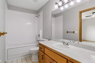 6111 45th St N, Oakdale, MN 55128 - Photo 20