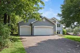 6111 45th St N, Oakdale, MN 55128 - Photo 2