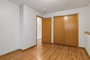 6111 45th St N, Oakdale, MN 55128 - Photo 28