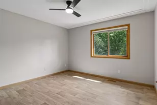 6111 45th St N, Oakdale, MN 55128 - Photo 16